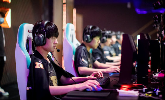 现了举重如 现了举重如