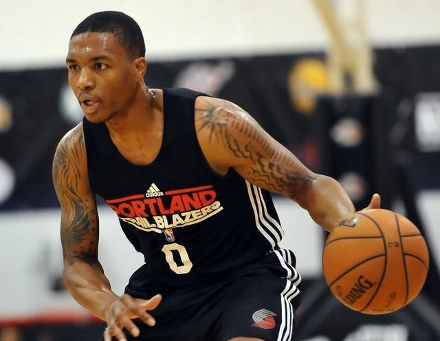 队友拥抱 队友拥抱